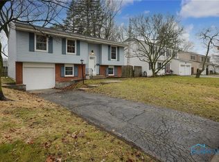 632 Dussel Dr, Maumee, OH 43537