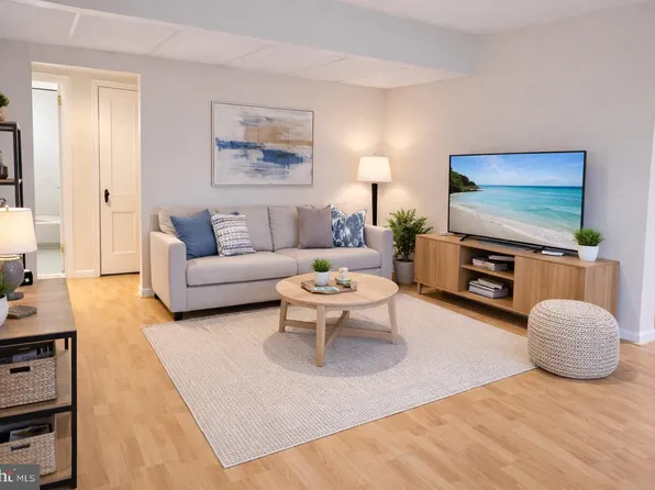 1922 N Rhodes St APT 78, Arlington, VA 22201