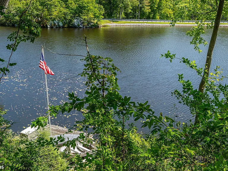 232 W Shore Dr — Photo 12