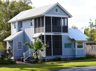 216 Virginia Ave NE, Steinhatchee, FL 32359
