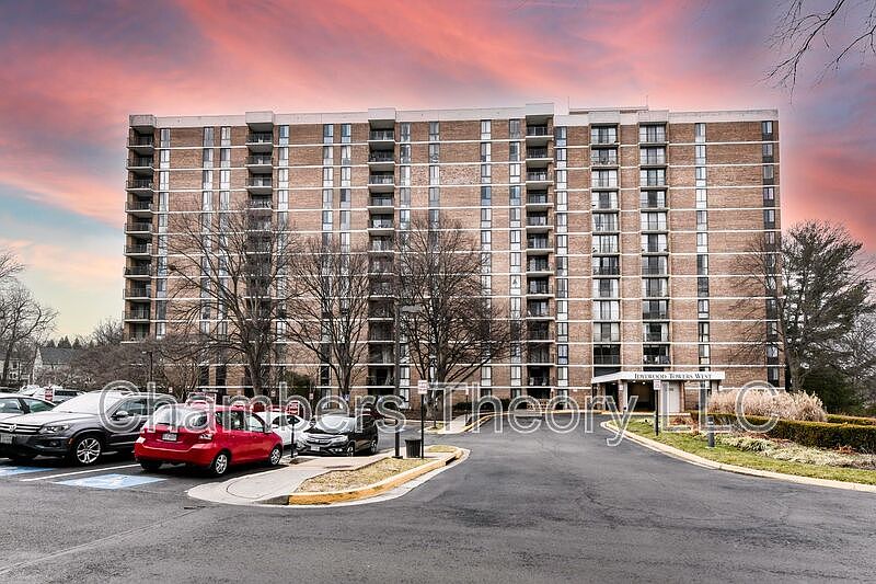 1st image of 2300 Pimmit Dr APT 914