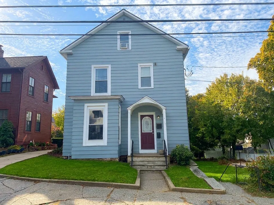 40 Lewis St #1