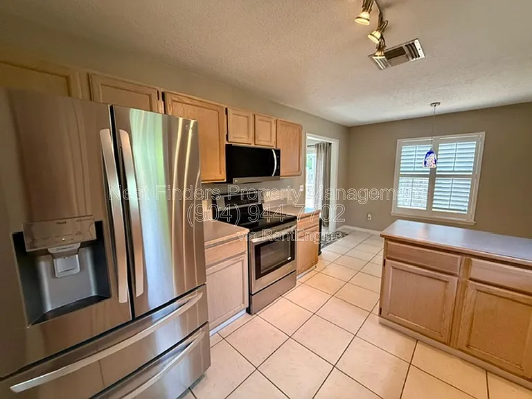1695 Evans Dr S — Photo 10