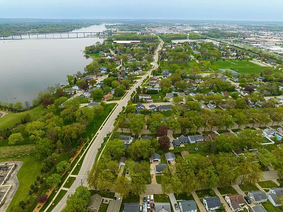 3rd image of 431 Cottage Grove Ave