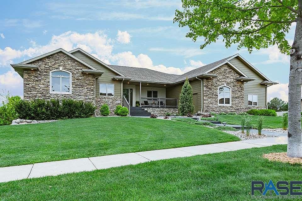 1st image of 8201 S Seven Oaks Dr