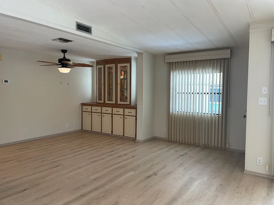 100 Hampton Rd #15