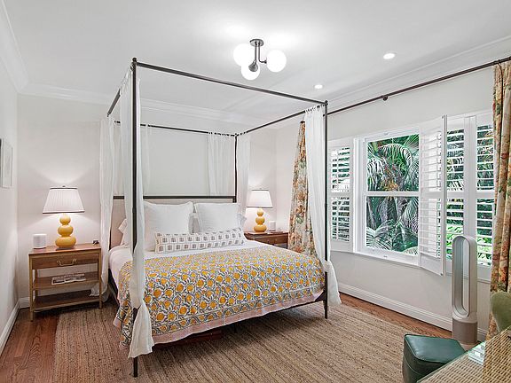 5th image of 311 Cocoanut Row #2010