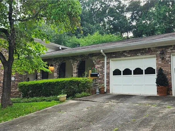 3793 Fox Glen Ct, Atlanta, GA 30319