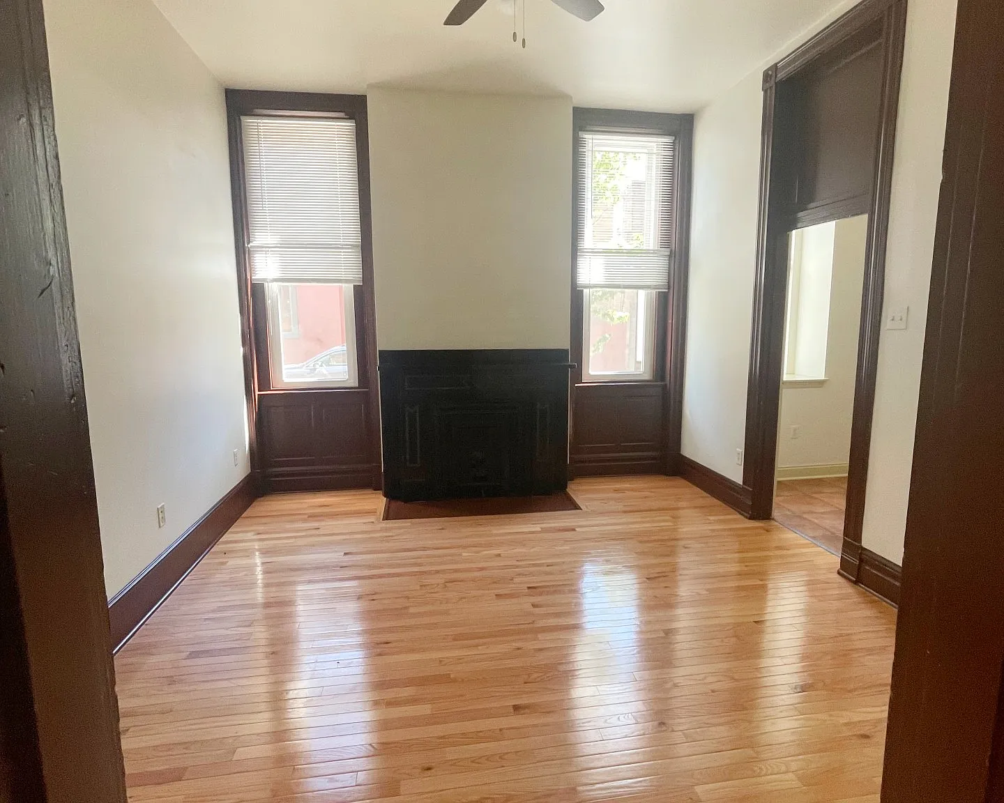 1607 Sarah Street - 1 — Photo 2