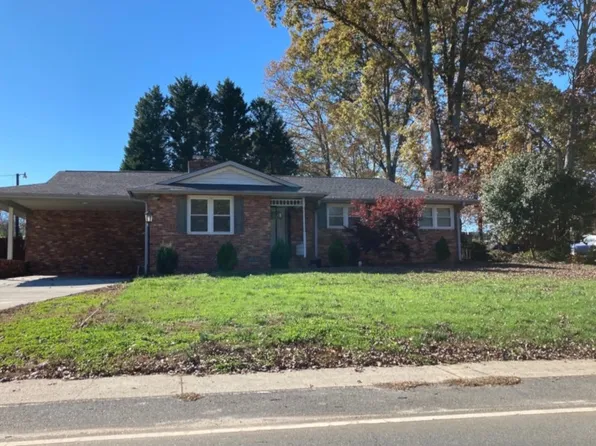 206 Lions Club Rd, Greenville, SC 29617