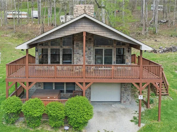 100 1st St, Confluence, PA 15424