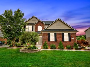 47657 Lindenhurst Blvd, Canton, MI 48188