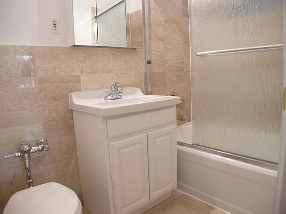 5th image of 34 Morton St APT 1B