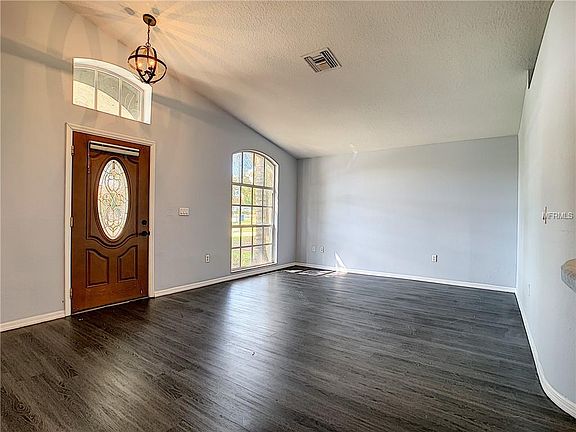 3rd image of 530 Napa Valley Cir