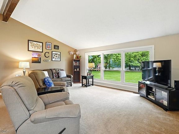 4th image of 9057 Cranbrook Dr