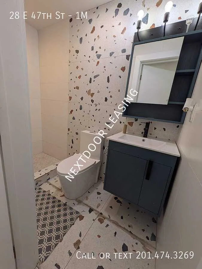 28 E 47th St — Photo 2