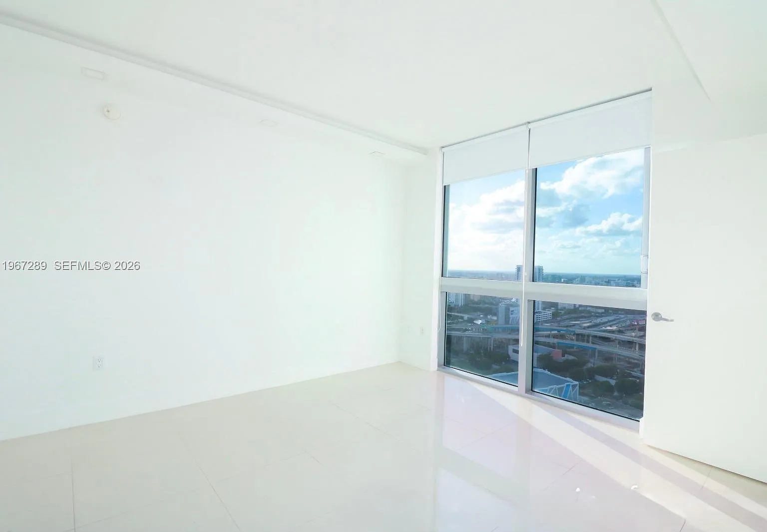 Mint Condominium — Photo 4
