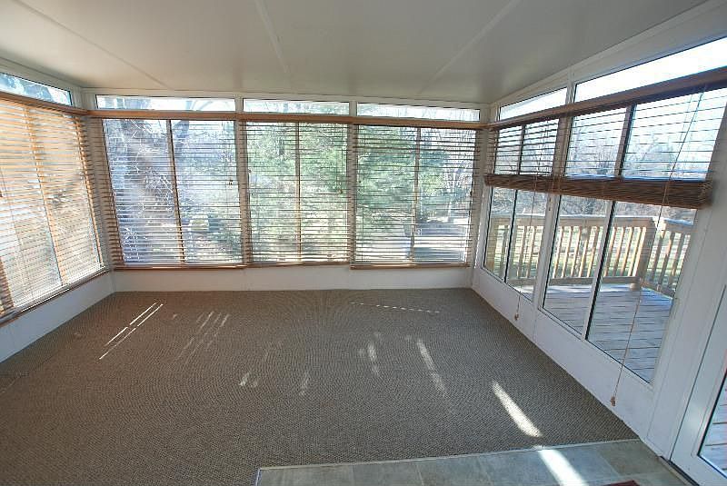 2nd image of 124 Applewood Ct