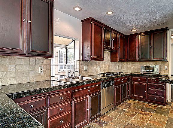 4th image of 10256 Laurelwood Ln