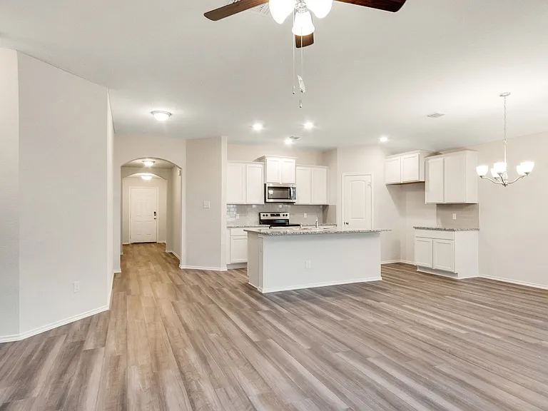 117 Nathaniel Dr — Photo 5