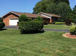 3040 Calloway Cir, Lenoir City, TN 37772