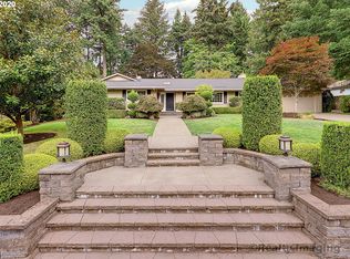 10465 SW Hawthorne Ln, Portland, OR 97225