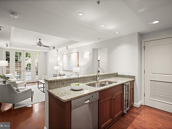 5th image of 2501 Wisconsin Ave NW APT 4