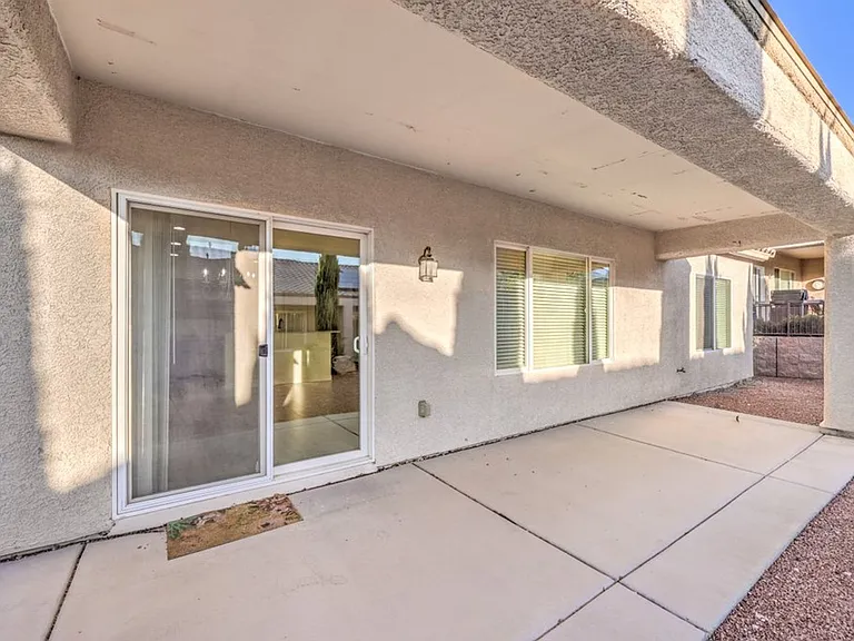 2103 Sawtooth Mountain Dr — Photo 23