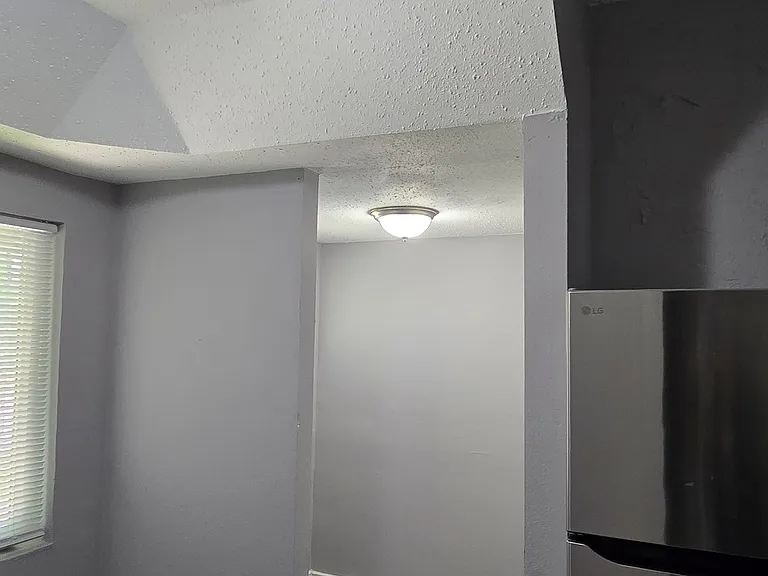 1541 Chelsea Ave — Photo 5