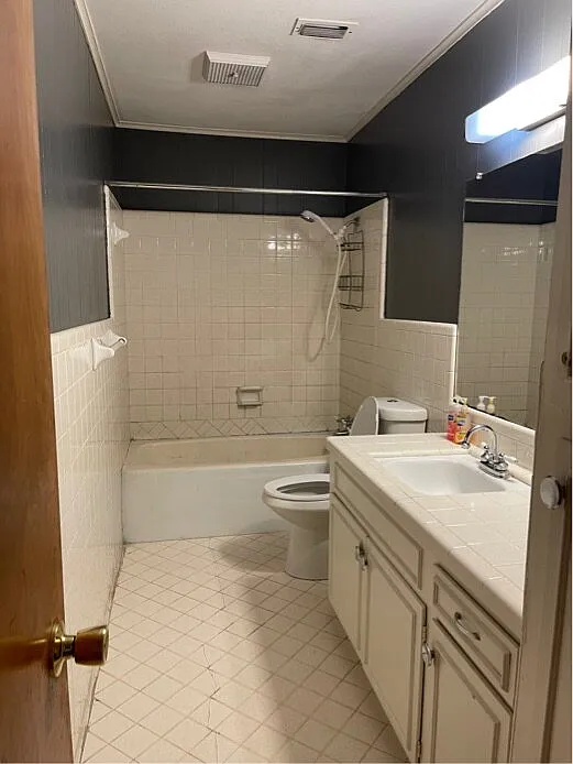 3 bed, 2.0 bath, 1848 sqft, $1,300 — Photo 3