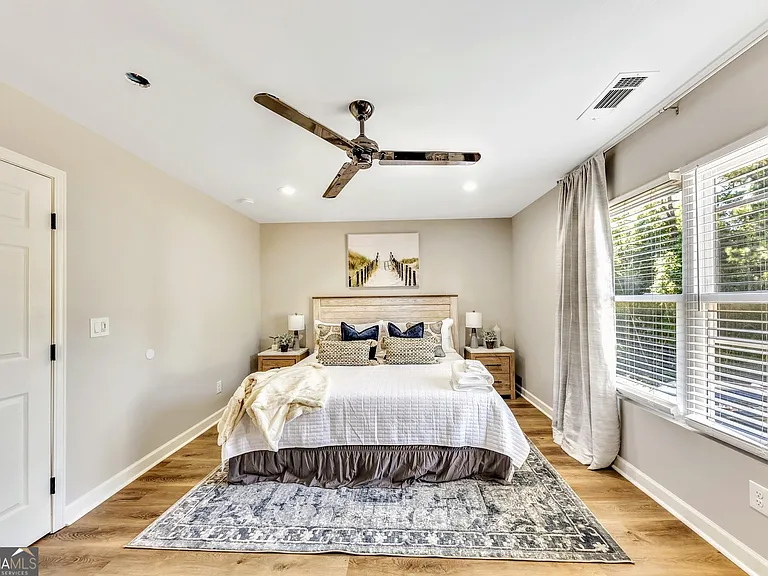 1018 Falling Valley Ct SE — Photo 18