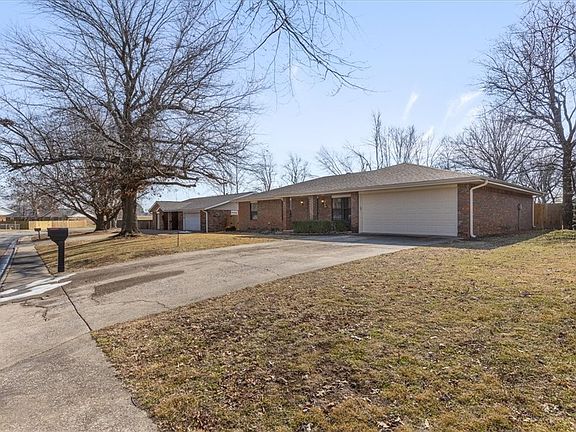 3rd image of 4102 Brant Dr