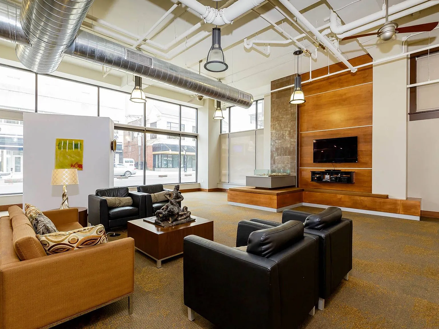 Metropolitan Lofts — Photo 4