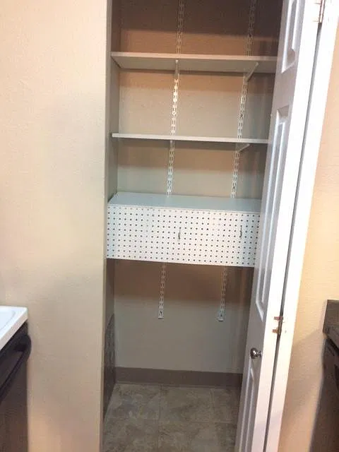 501 Golden Cir — Photo 3