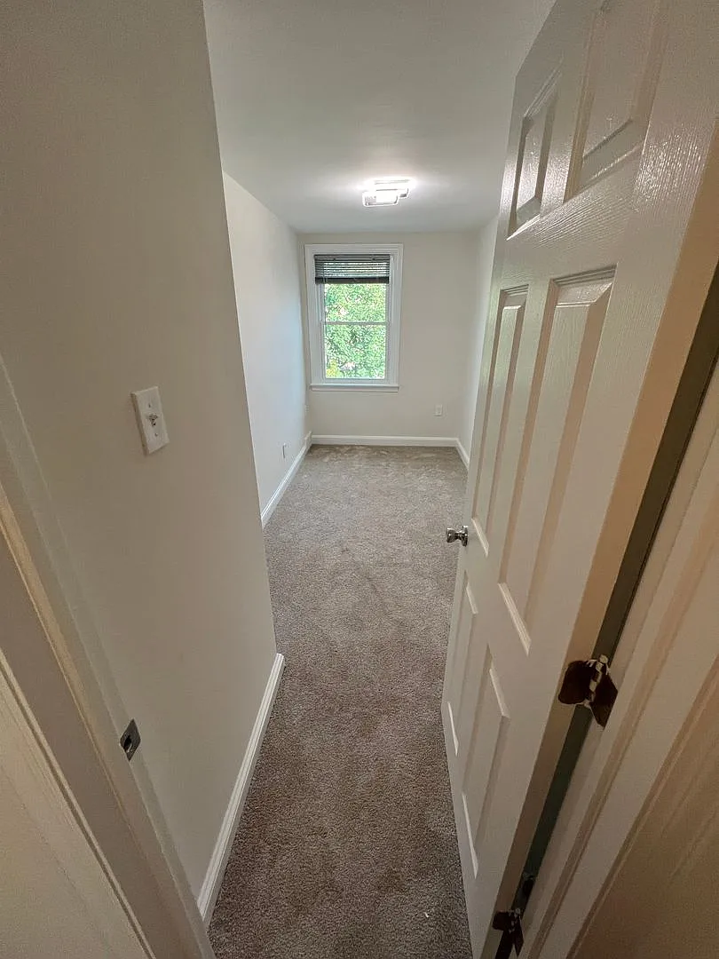 Charming 3-bedroom, 1-bathroom home + Garage located in Clifton Heights — Photo 3