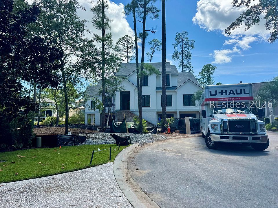 1st image of 8 Roxbury Circle