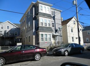 28 Hamlet St, Fall River, MA 02724