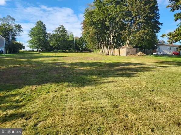 403 S Church St, Spring City, PA 19475