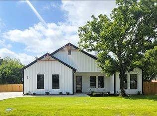 1106 E 6th St, Springtown, TX 76082