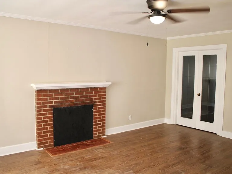692 Brookdale Dr — Photo 4