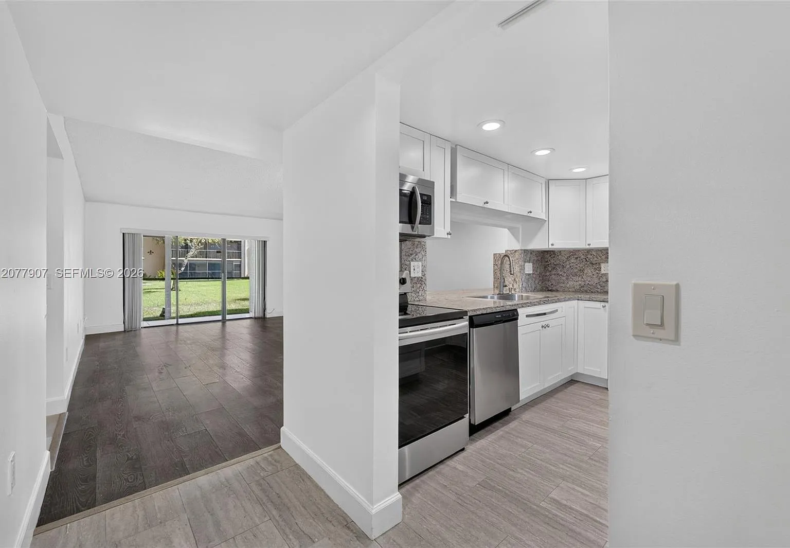 Kendall Acres West Condo — Photo 3