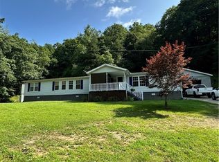 108 Crum Rd, Chapmanville, WV 25508