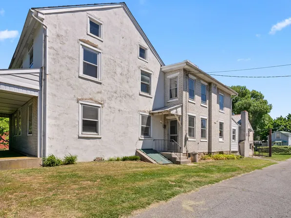 120 S Kemp St #86, Lyon Station, PA 19536