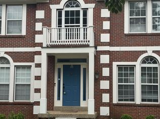 9915 White Blossom Blvd, Louisville, KY 40241