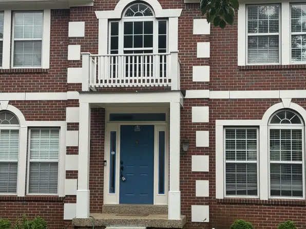9915 White Blossom Blvd, Louisville, KY 40241