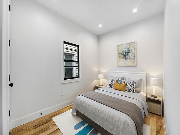 4th image of 41 Essex St #2