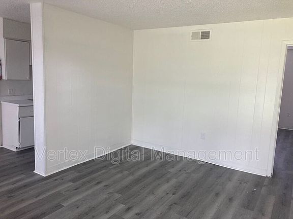3rd image of 1137 Whitaker Dr APT 303
