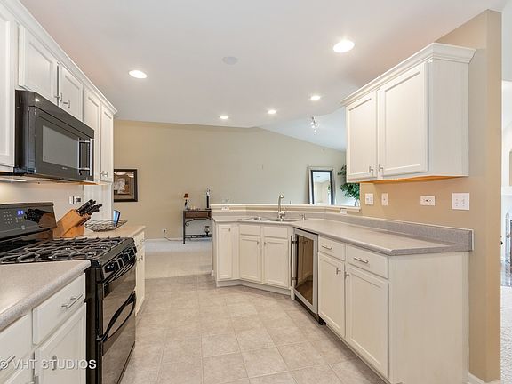 5th image of 2239 Vanderbilt Dr #2239