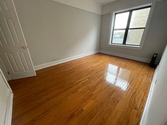 5th image of 3244 30th St #4