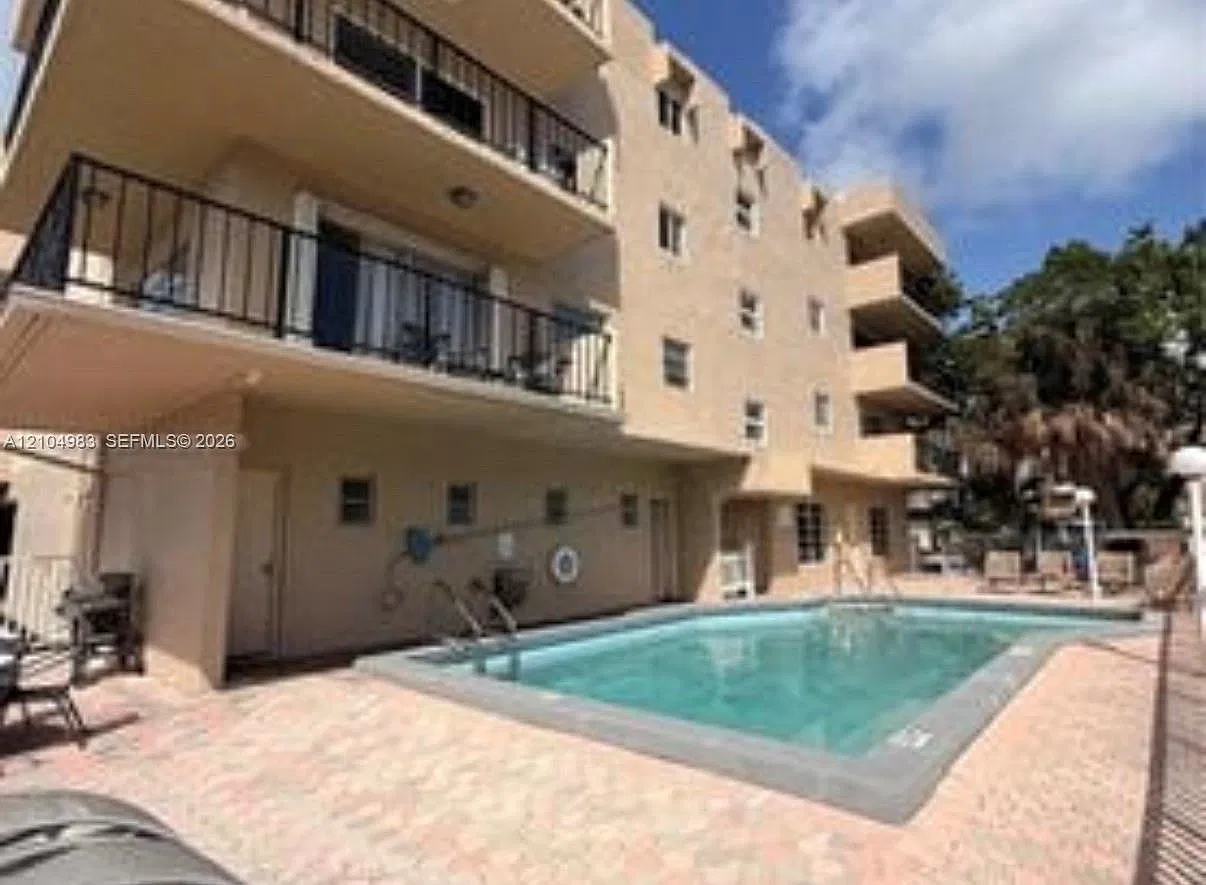 Waterway Isles Condo — Photo 1
